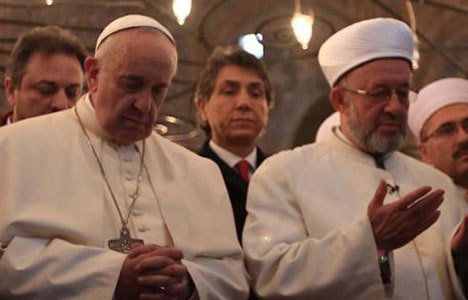 Papa Sultanahmet Camii'ne hayran kalmış