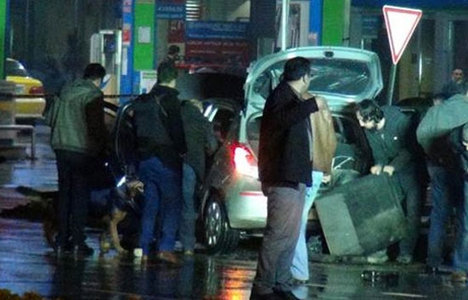 Adana'da bomba yüklü araç paniği