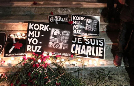 Taksim'de Charlie Hebdo eylemi