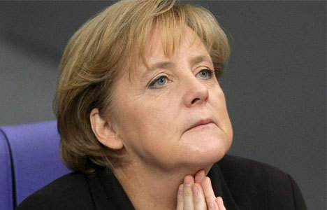 Merkel: Cami saldırılarının peşine düşeceğiz