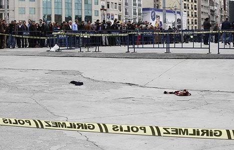 Taksim'de polise şok saldırı