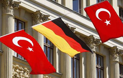 Almanya üç Türk'ü casusluktan yargılayacak