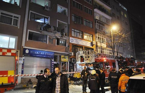 Kağıthane'de dergi binasına bomba: 1 ölü