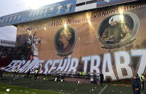 Trabzon'daki pankart sosyal medyayı salladı
