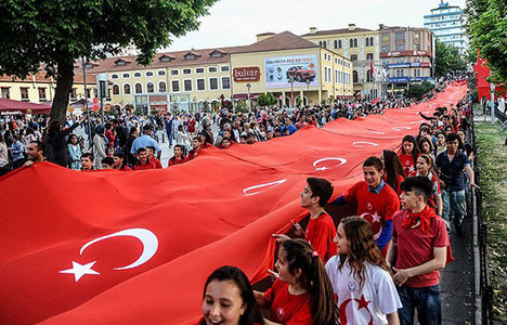 1919 metrelik dev Türk bayrağı