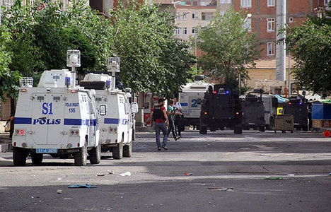 Diyarbakır'da 3 kişi yakalandı