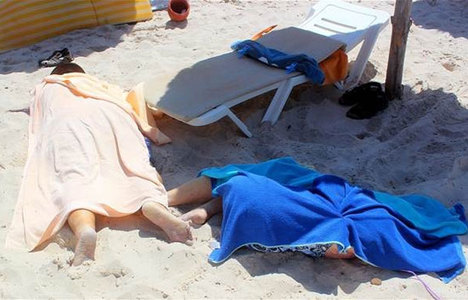 Tunus'ta plajda katliam: 37 ölü