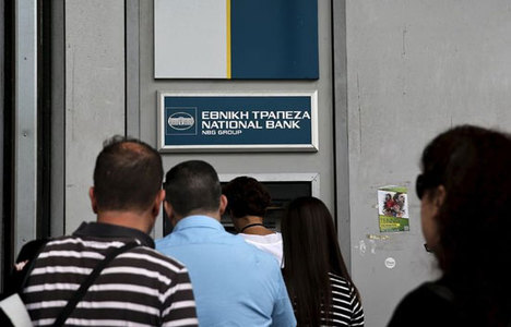 Yunanistan'da ATM'lere hücum başladı