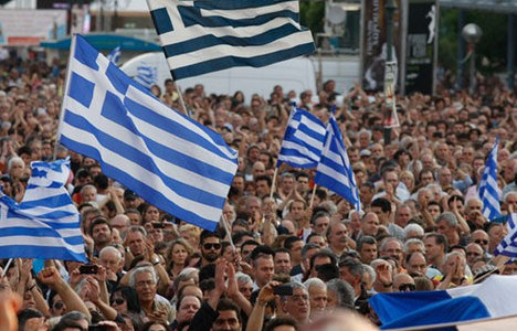 Yunanistan'a 2 milyar euro kredi