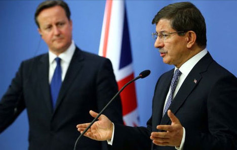 Başbakan Davutoğlu, Cameron ile görüştü