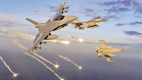 Türk uçakları Kuzey Irak'a girdi