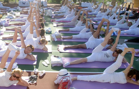 Sağlık-spor tutkunları için Yoga Academy Festivali
