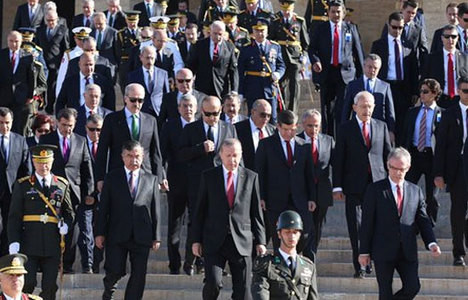 HDP'li Bakanlar 30 Ağustos resmi töreninde