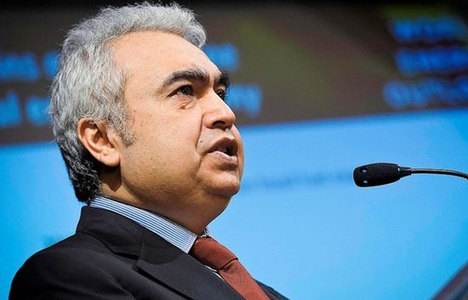 Türk ekonomist resmen göreve başladı