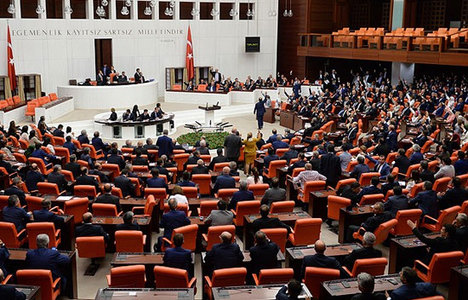 MHP'ye bir şok da Meclis'te