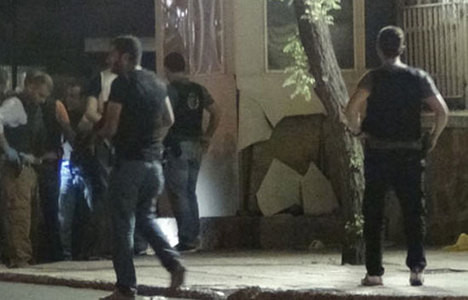 Diyarbakır'da çevik kuvvete saldırı