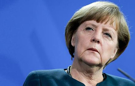 Merkel'in ofisi kapatıldı! Şüpheli paket paniği