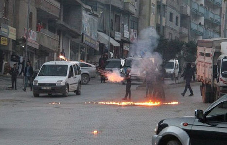 Şemdinli'de PKK protestosuna halktan tepki
