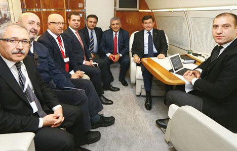 Davutoğlu uçakta MİT TIR'larını anlattı