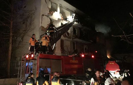 Diyarbakır'da Emniyet'e bombalı saldırı