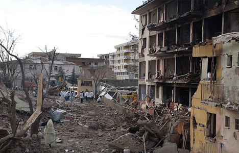 Diyarbakır'da teröre tepki yağdı