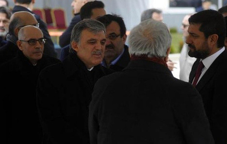 Abdullah Gül kayınpederini uğurladı